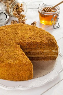 Любимый торт из детства: медовые реки, заварные берега и золотая жила вареной сгущенки Медовик со сгущенкой и французским заварным кремом